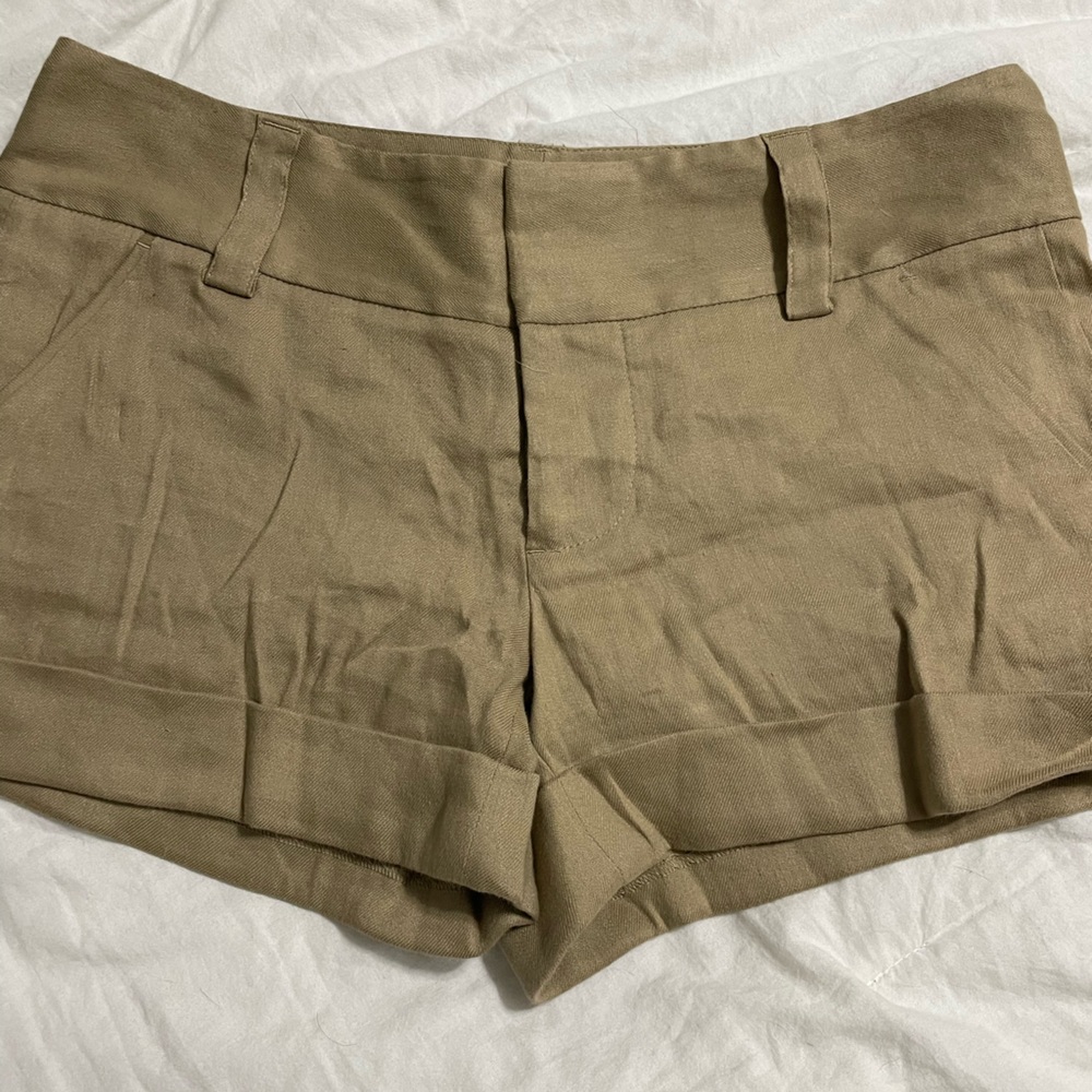 Alice + Olivia shorts size 4